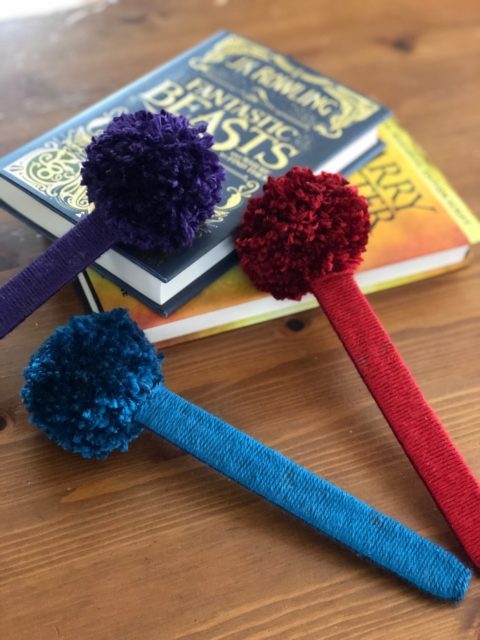 Bookmark, DIY, PomPoms, yarn